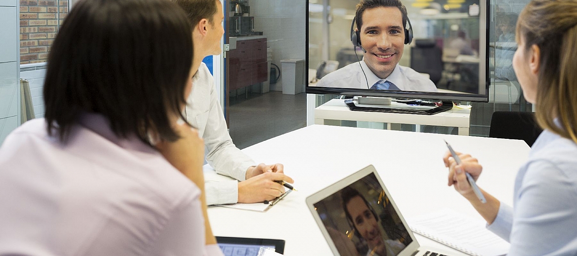 PERUSAHAAN diuntungkan pelemahan nilai rupiah